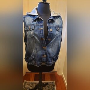 The Hybrid & Company Womans Blue Denim Vest with Gray Hood
